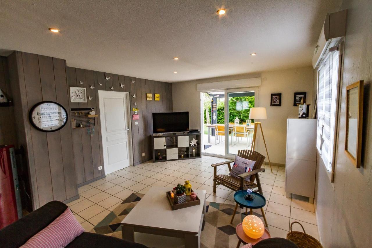 Maison moderne à la campagne Le Valdahon Extérieur photo