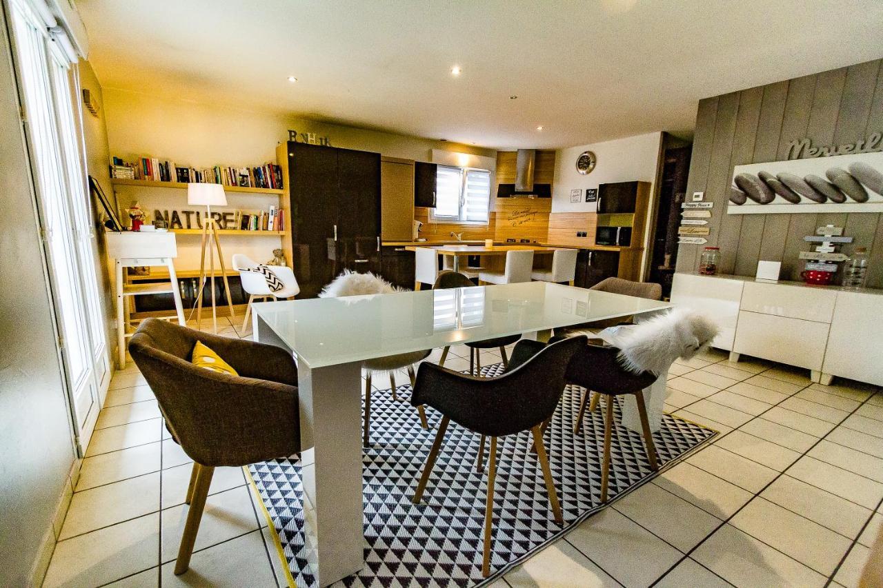 Maison moderne à la campagne Le Valdahon Extérieur photo